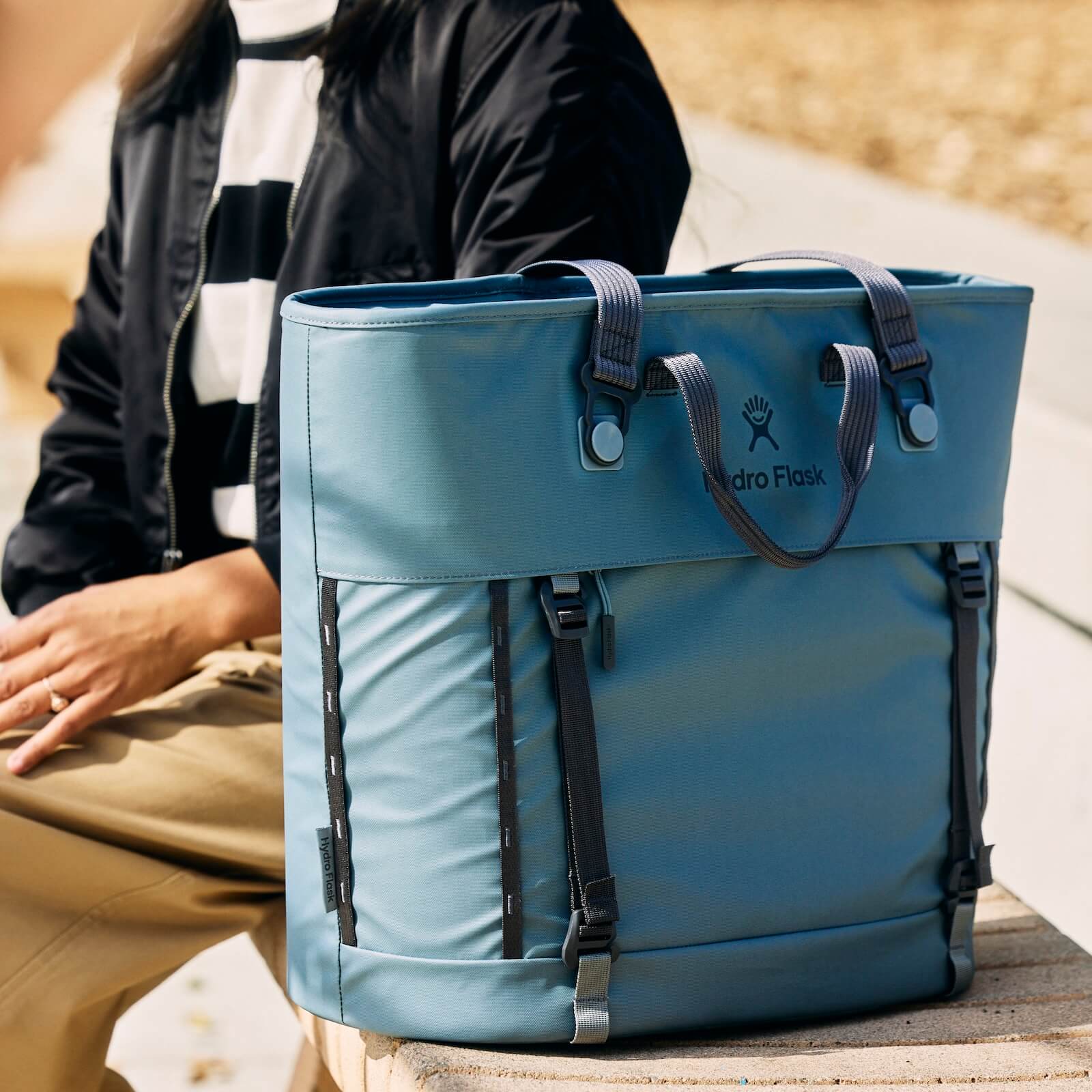 Carryout Soft Cooler Tote 30 L - Image 6